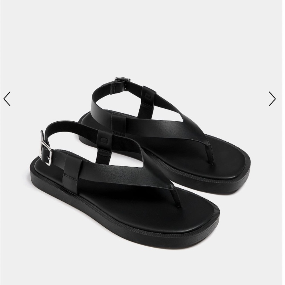 Flat urban sandals - pull & bear - size 6 1/2 - black leather